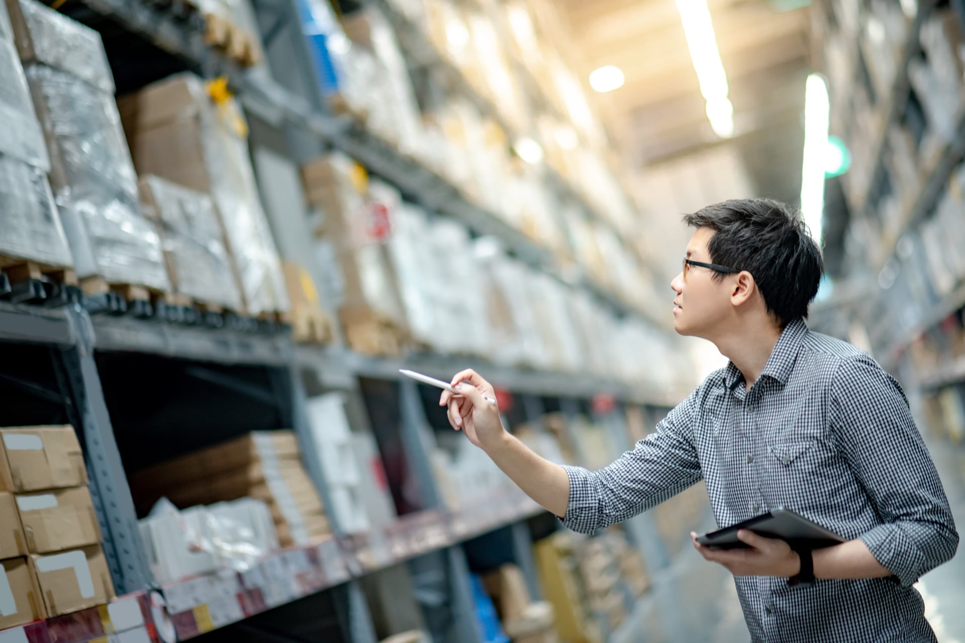 Foundational Inventory Metrics illustration with warehouse setting